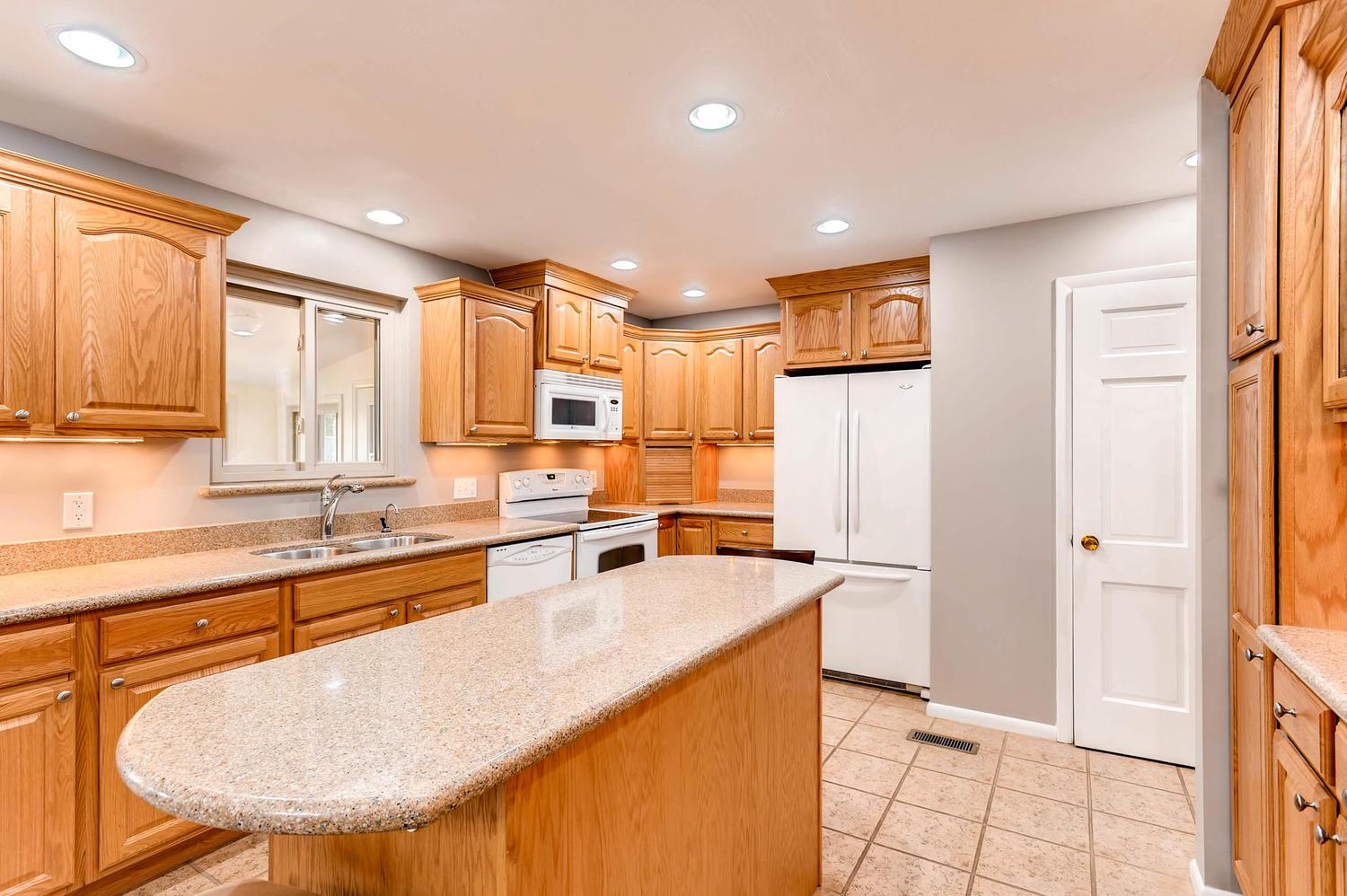 13361-w-78th-ave-arvada-co-large-010-27-kitchen-1500x998-72dpi
