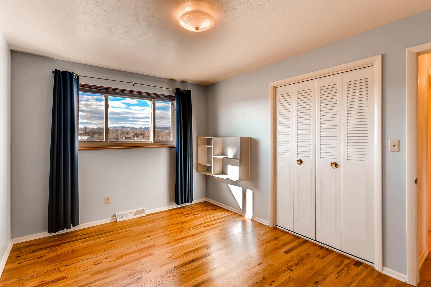 13361-w-78th-ave-arvada-co-large-018-21-2nd-floor-bedroom-1500x998-72dpi